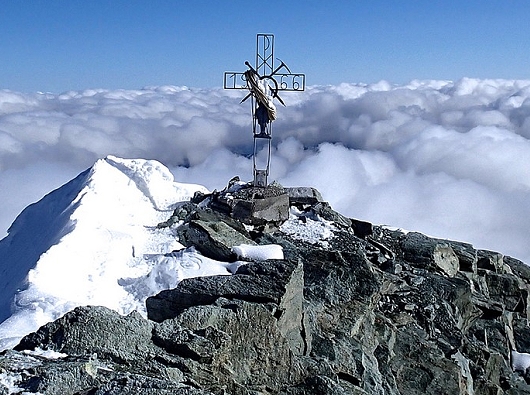 Dent Blanche Gipfelkreuz