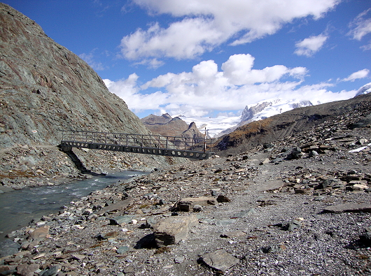 Furggbach mit Brücke.jpg
