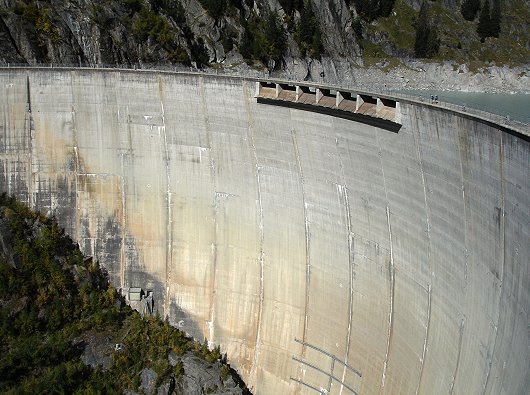 Überlaufkrone Gebidem Staumauer - Kronenlänge 327 Meter