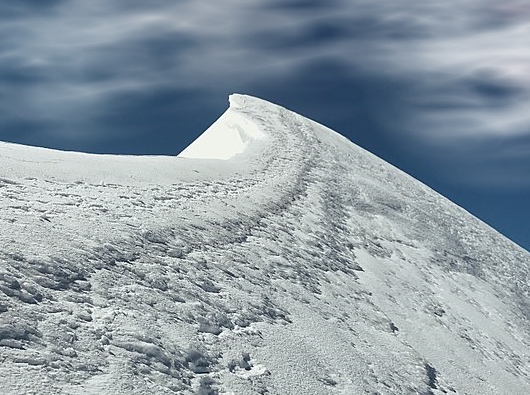 Parrotspitze 4434 m/ü.M. mit Gipfelsicht