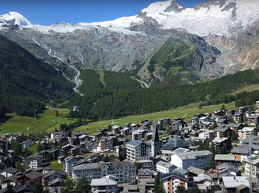 Saas Fee mit Feegletscher