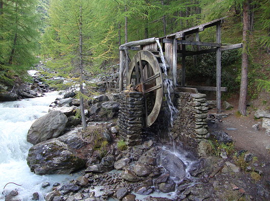 Saas-Fee Dorfrundweg - Mühlenrad