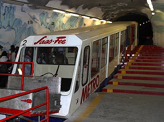 Saas-Fee Standseilbahn Metro-Alpin - Drehrestaurant Allalin
