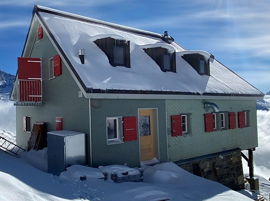 Weisshornhütte im Winer 2020-2021